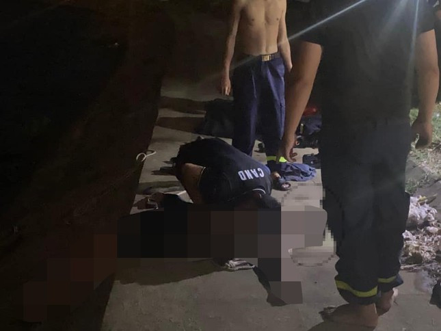 Sau nhiều giờ tìm kiếm, lực lượng chức năng tìm thấy thi thể nạn nhân.