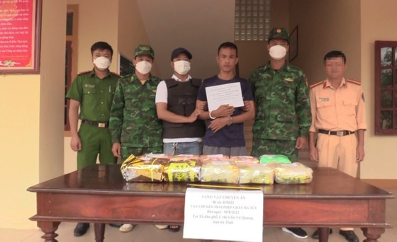 Biện Văn Trường cùng tang vật bị lực lượng chức năng bắt giữ.