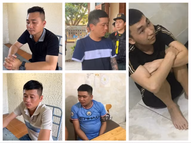 Các đối tượng trong đường dây đánh bạc bị bắt giữ. Các đối tượng trong đường dây đánh bạc bị bắt giữ.