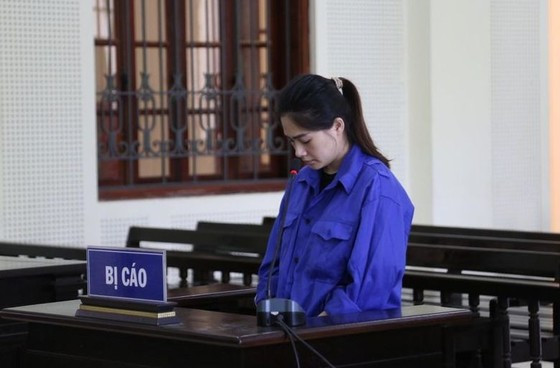 Cao Thị Thu Hà tại phiên toà.