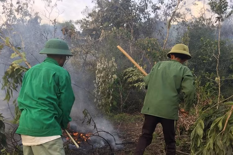 Hiện trưởng vụ cháy...