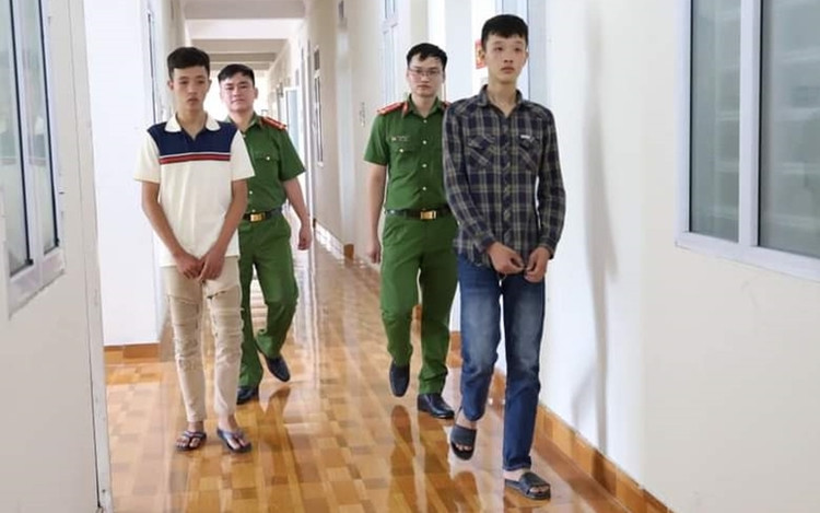 Hai đối tượng tại Cơ quan CSĐT.