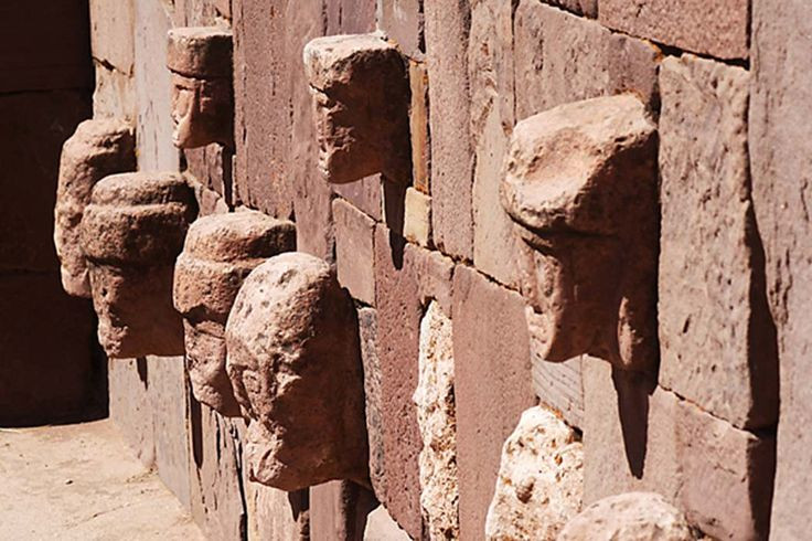 Tiahuanaco từng là trung tâm của một nền văn minh hùng mạnh. Văn minh Tiahuanaco không chỉ giới hạn trong một thành phố, mà mở rộng ảnh hưởng khắp cao nguyên Altiplano, từ Bolivia đến Peru và miền bắc Chile. Ảnh: Pinterest.