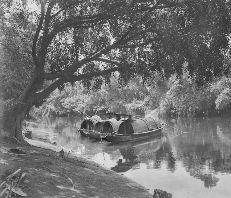 Loat anh hiem tram tuoi ve song An Cuu o Co do Hue xua-Hinh-10