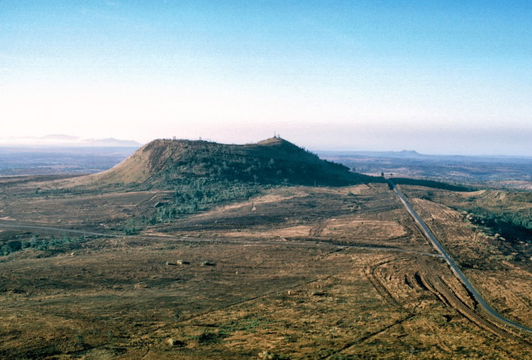 Lang ngam Tay Nguyen hung vi va hoang so 50 nam truoc