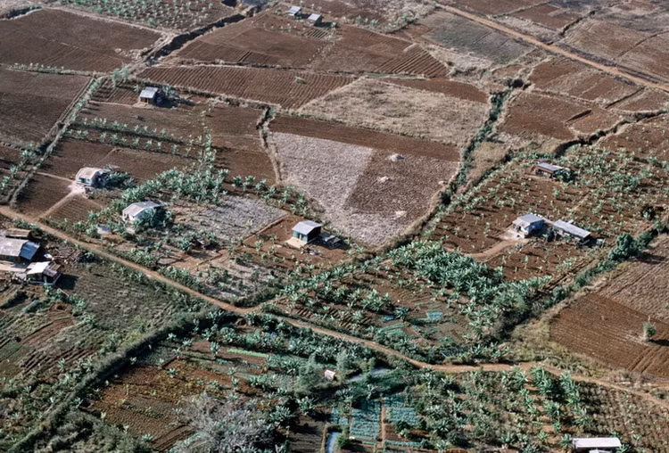 Lang ngam Tay Nguyen hung vi va hoang so 50 nam truoc-Hinh-8