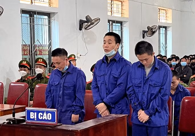 Các bị cáo tại phiên toà.