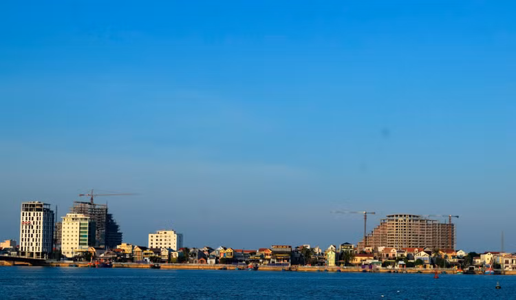 Khu resort 3 sao của Công ty CP Du lịch Sài Gòn – Quảng Bình, khách sạn 5 sao Pullman của Công ty CP Du lịch Hà Nội – Bảo Ninh xây dựng "đắp chiếu" trong nhiều năm.