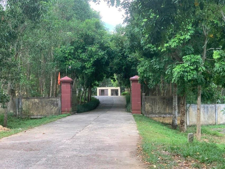 Trụ sở Lâm trường Kiến Giang...