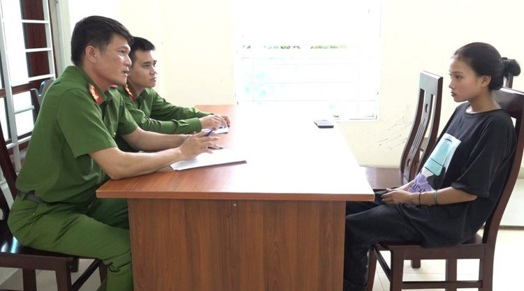 Đối tượng Lương Thị Phuâm tại cơ quan điều tra.