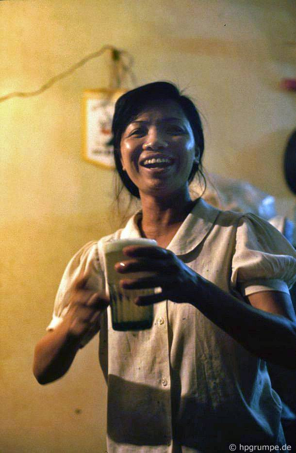 Phu nu Ha Noi trong loat anh doi thuong dau thap nien 1990-Hinh-4