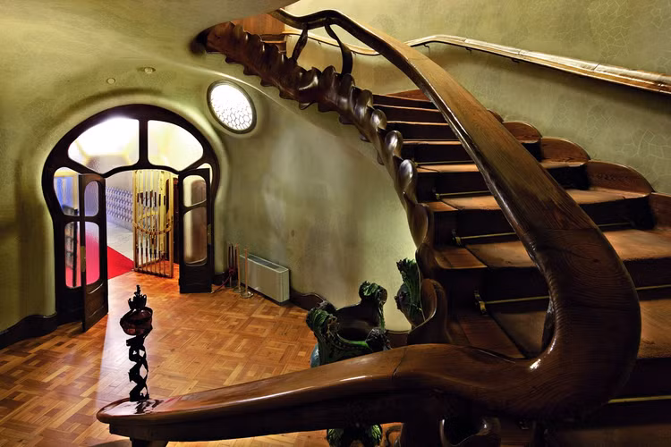 Tròn mắt với kiến trúc độc dị của “ngôi nhà xương cốt” trăm tuổi - Hình 12 Tron mat voi kien truc doc di cua “ngoi nha xuong cot” tram tuoi-Hinh-12