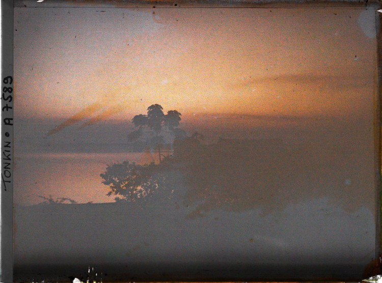 Ngam canh hoang hon tim ruc o ho Tay hon mot the ky truoc-Hinh-4