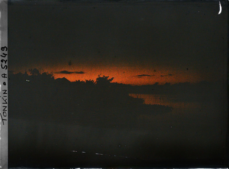 Ngam canh hoang hon tim ruc o ho Tay hon mot the ky truoc-Hinh-9