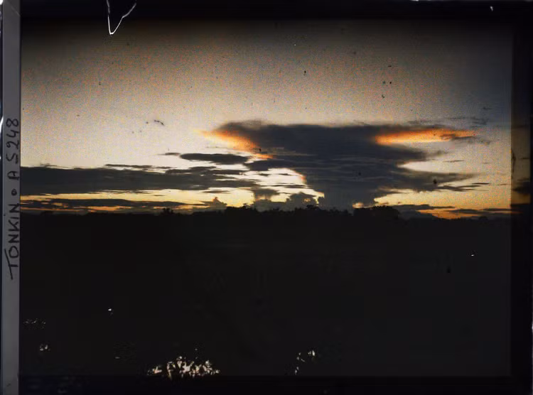 Ngắm cảnh hoàng hôn tím rực ở hồ Tây hơn một thế kỷ trước - Hình 8 Ngam canh hoang hon tim ruc o ho Tay hon mot the ky truoc-Hinh-8