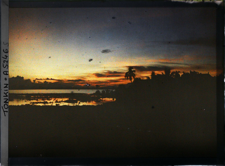 Ngam canh hoang hon tim ruc o ho Tay hon mot the ky truoc-Hinh-7