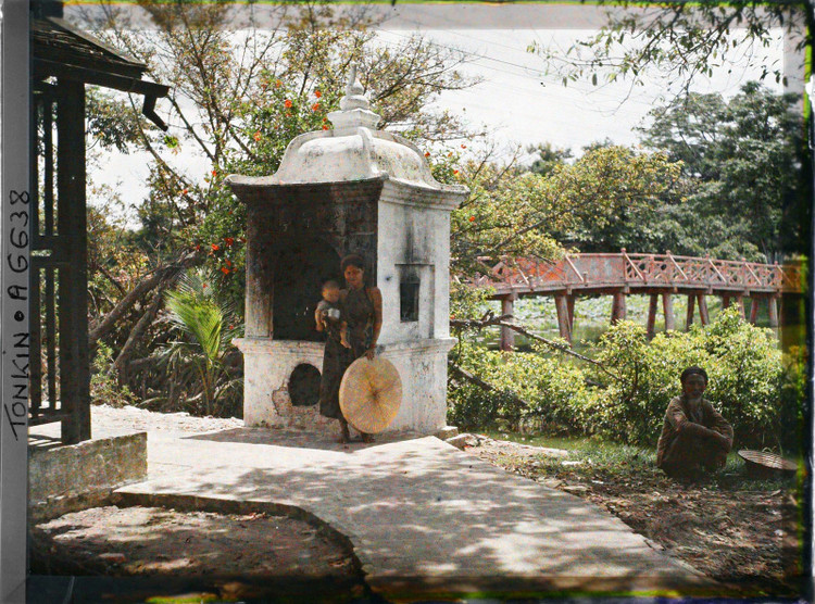 Vẻ khác lạ của hồ Hoàn Kiếm - đền Ngọc Sơn trong ảnh màu 1915 (1) - Hình 8 Ve khac la cua ho Hoan Kiem - den Ngoc Son trong anh mau 1915 (1)-Hinh-8