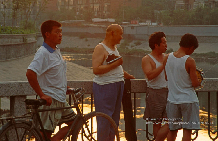 Bo anh sieu “chat” ve doi thuong o Bac Kinh nam 1998-Hinh-9