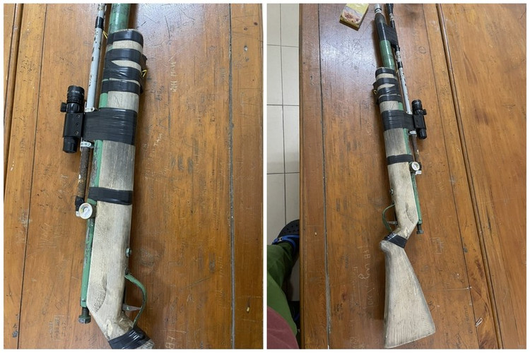 Khẩu súng tự chế bị lực lượng công an thu giữ.