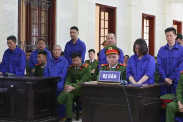 Các bị cáo tại phiên toà.