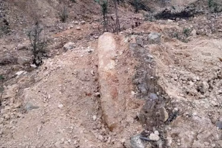 Quả bom được người dân phát hiện.