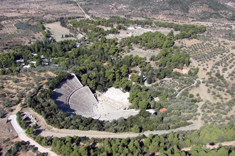 Choang ngop giua nha hat vi dai nhat cua nguoi Hy Lap co-Hinh-12