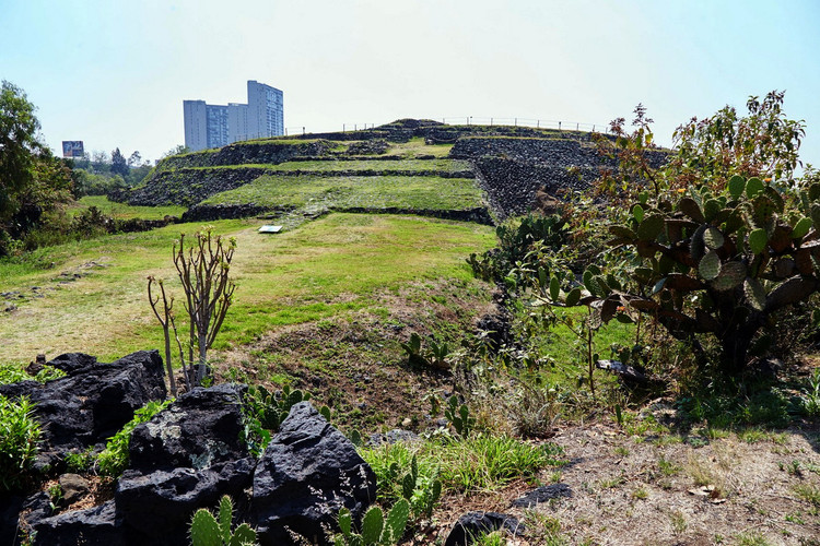 Can canh kim tu thap hinh tron, lau doi hon kim tu thap Ai Cap-Hinh-7