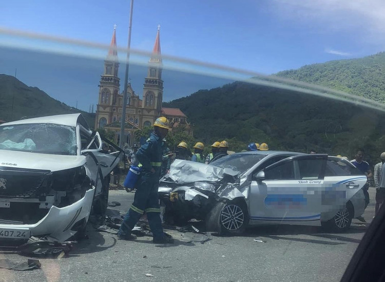 Hiện trường vụ tai nạn... Hiện trường vụ tai nạn...