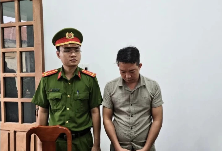 Nguyễn Hồng Sơn tại Cơ quan CSĐT.