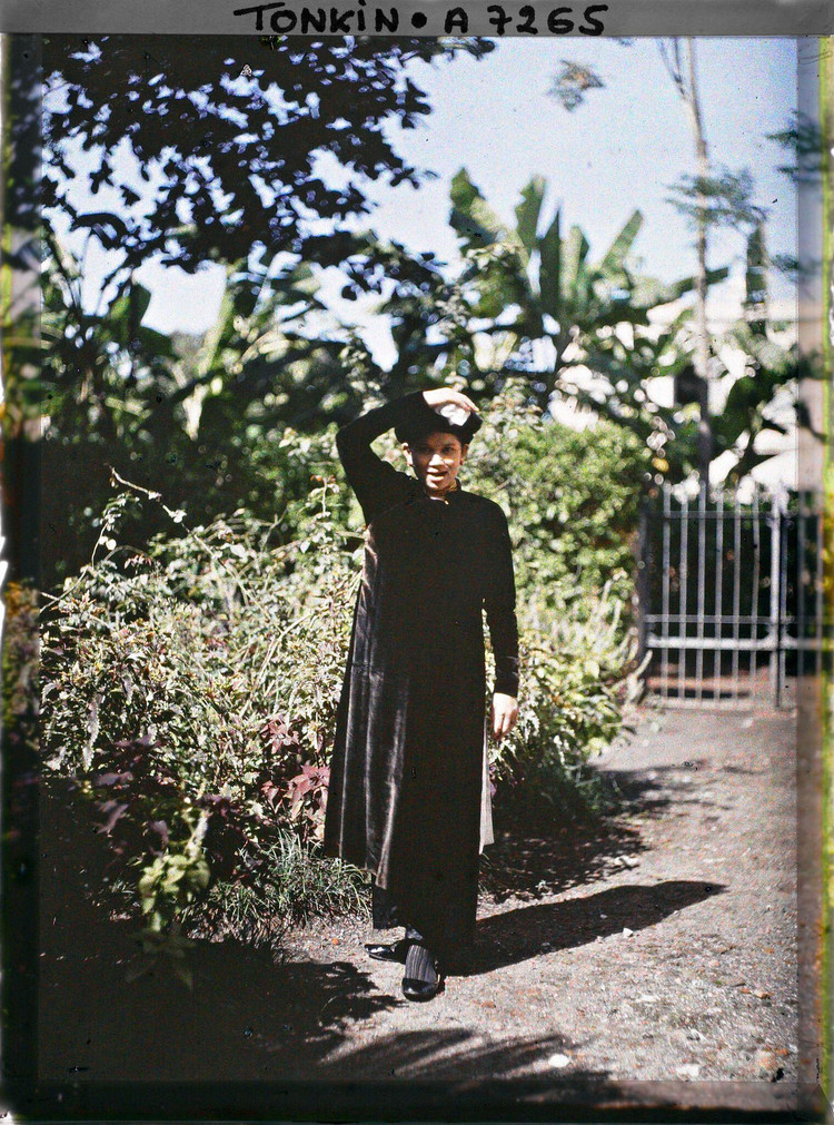 Ve dep “nghieng nuoc nghieng thanh” cua phu nu Bac Bo nam 1915-Hinh-7