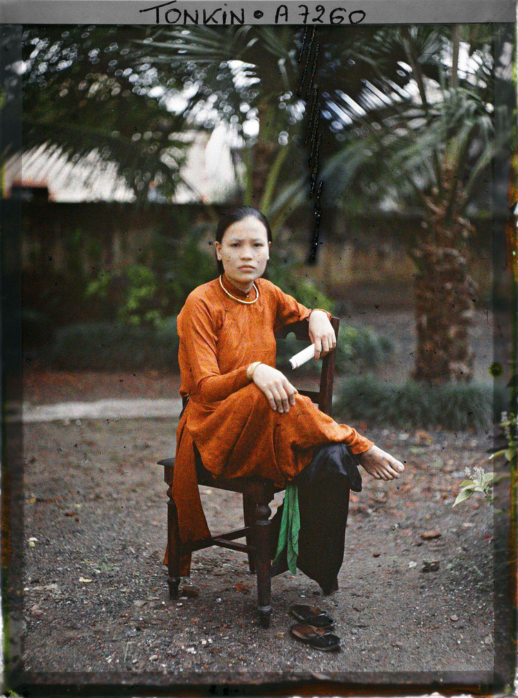 Ve dep “nghieng nuoc nghieng thanh” cua phu nu Bac Bo nam 1915-Hinh-4