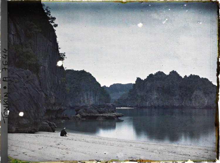 Ngat ngay voi ve dep vinh Ha Long trong anh mau nam 1916 (2)-Hinh-3