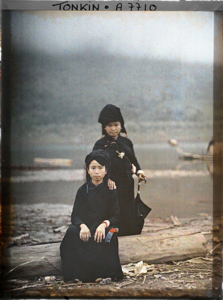 Hinh mau doc ve ghenh da khong lo tren song Da nam 1916-Hinh-12