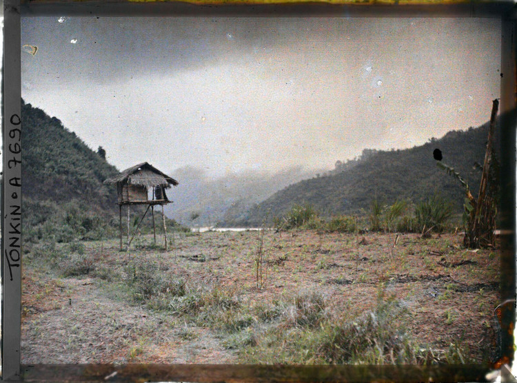 Hinh mau doc ve ghenh da khong lo tren song Da nam 1916-Hinh-17