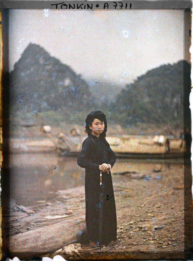 Hinh mau doc ve ghenh da khong lo tren song Da nam 1916-Hinh-13