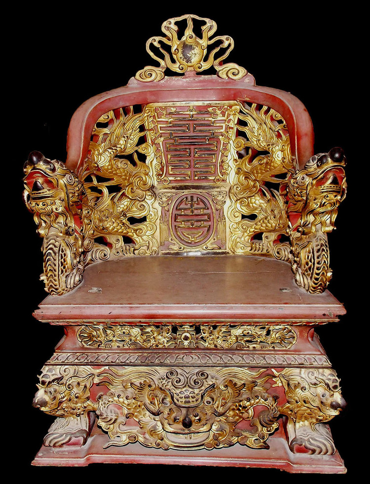 Kham pha 4 co vat trieu Nguyen vua tro thanh Bao vat quoc gia-Hinh-3