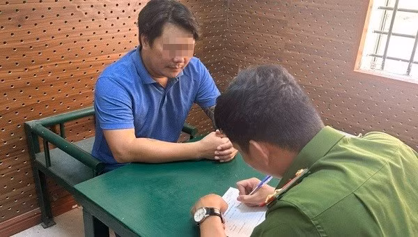 Đối tượng Nguyễn Đức Quý tai Cơ quan CSĐT.