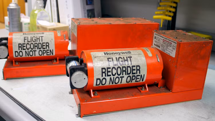 15 su that bat ngo ve hop den cua may bay-Hinh-5