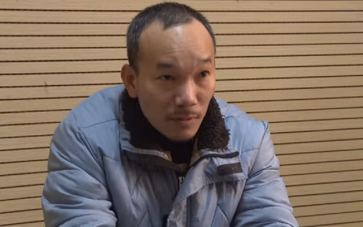 Đối tượng Lê Viết Hoàng (Công chức địa chính xã Kỳ Sơn, huyện Kỳ Anh) tại cơ quan điều tra.