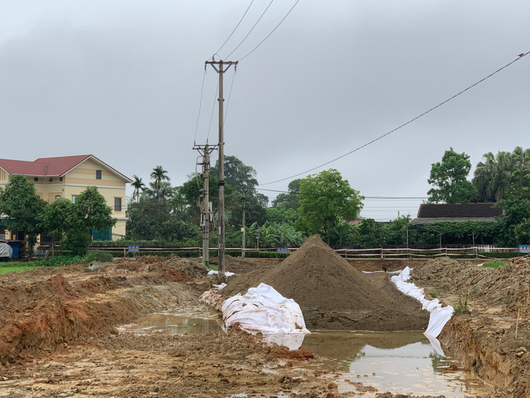 Khi có phản ánh, Công ty Cổ phần xây dựng Tân Hải Sơn mới có văn bản cam kết gửi Công ty Điện lực Hà Tĩnh.