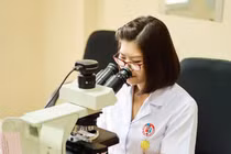 Điều trị sởi, bé 7 tuổi phát hiện khối u thần kinh hiếm gặp