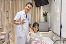 Biến chứng nặng nề do đắp lá điều trị gãy xương, viêm xương