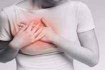 Chích khối áp xe vú cho cô gái 27 tuổi chưa từng mang thai