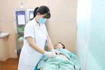 Ứng dụng thuốc sinh học trị viêm cột sống dính khớp