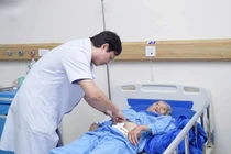 Điều trị thành công khối u quái cho người phụ nữ Quảng Trị