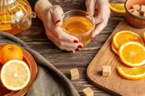 Hành động nhỏ tiết lộ mối quan hệ bí mật của chồng