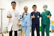 Tưởng đau chân do tuổi tác, người phụ nữ phát hiện suy van tĩnh mạch
