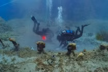 Phát hiện báu vật trong xác tàu đắm