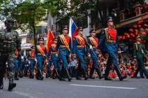 Cận cảnh các khối quân đội nước ngoài diễu hành trên đường phố Hà Nội