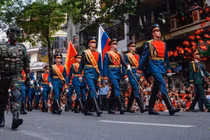 Cận cảnh các khối quân đội nước ngoài diễu hành trên đường phố Hà Nội